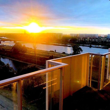 Apartament Z Tarasem I Widokiem Na Odre Breslávia Exterior foto