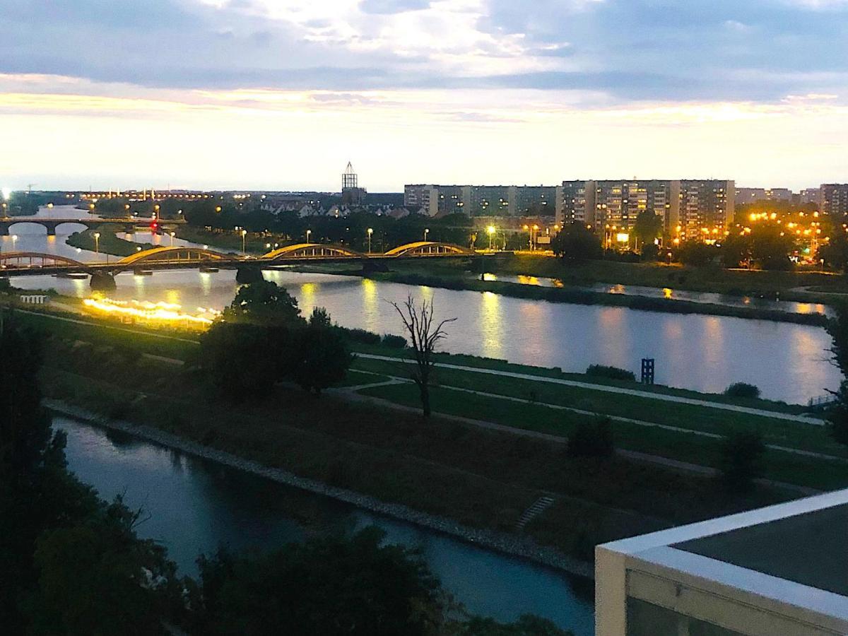 Apartament Z Tarasem I Widokiem Na Odre Breslávia Exterior foto